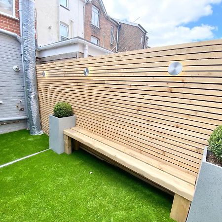 Cloud9 Guest House - By Coastline Retreats - 2 Bedroom Self Contained Garden Flat - Luxury Bath, Netflix, Superfast Wifi, Parking Included بورنماوث المظهر الخارجي الصورة
