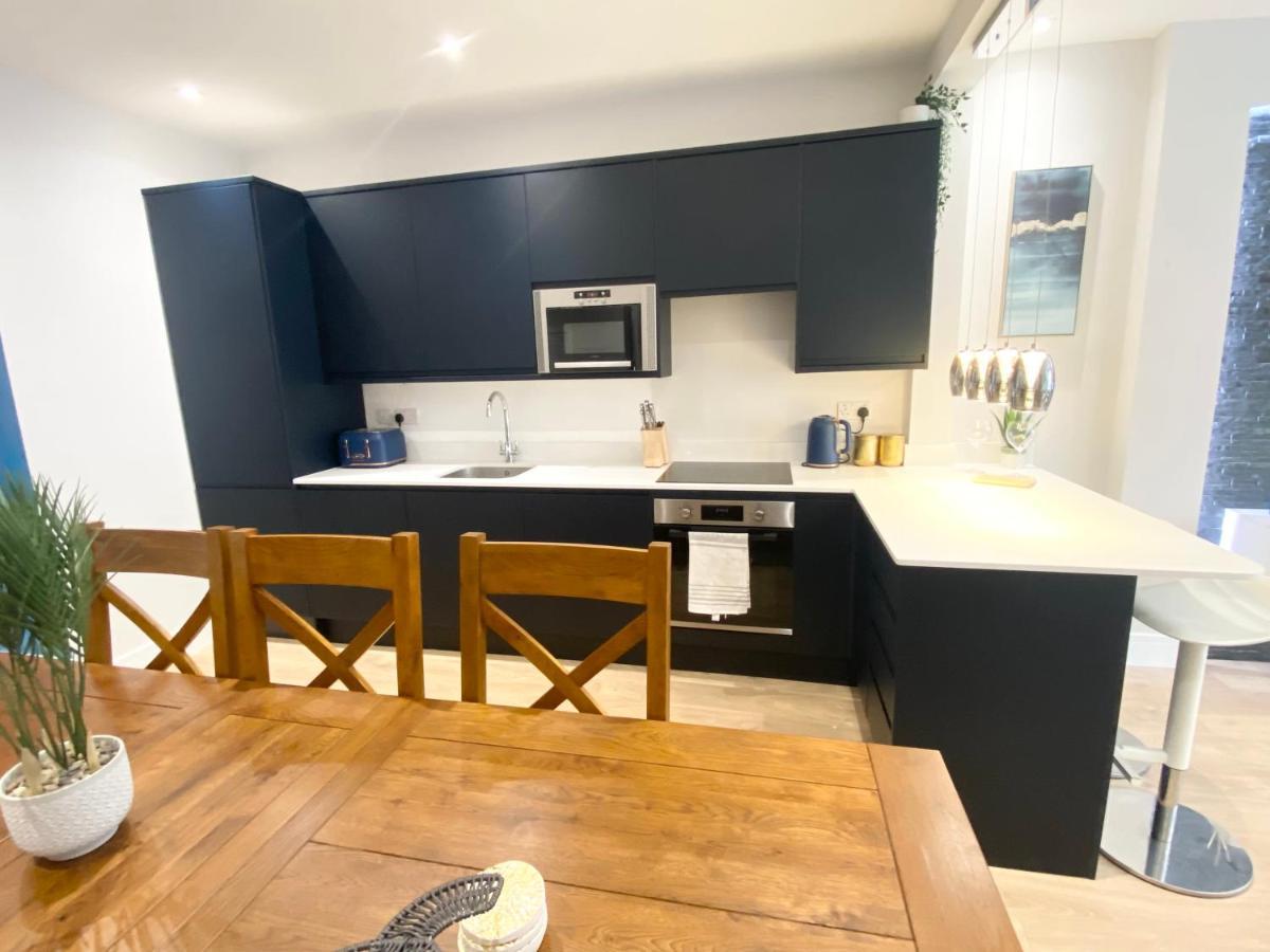 Cloud9 Guest House - By Coastline Retreats - 2 Bedroom Self Contained Garden Flat - Luxury Bath, Netflix, Superfast Wifi, Parking Included بورنماوث المظهر الخارجي الصورة