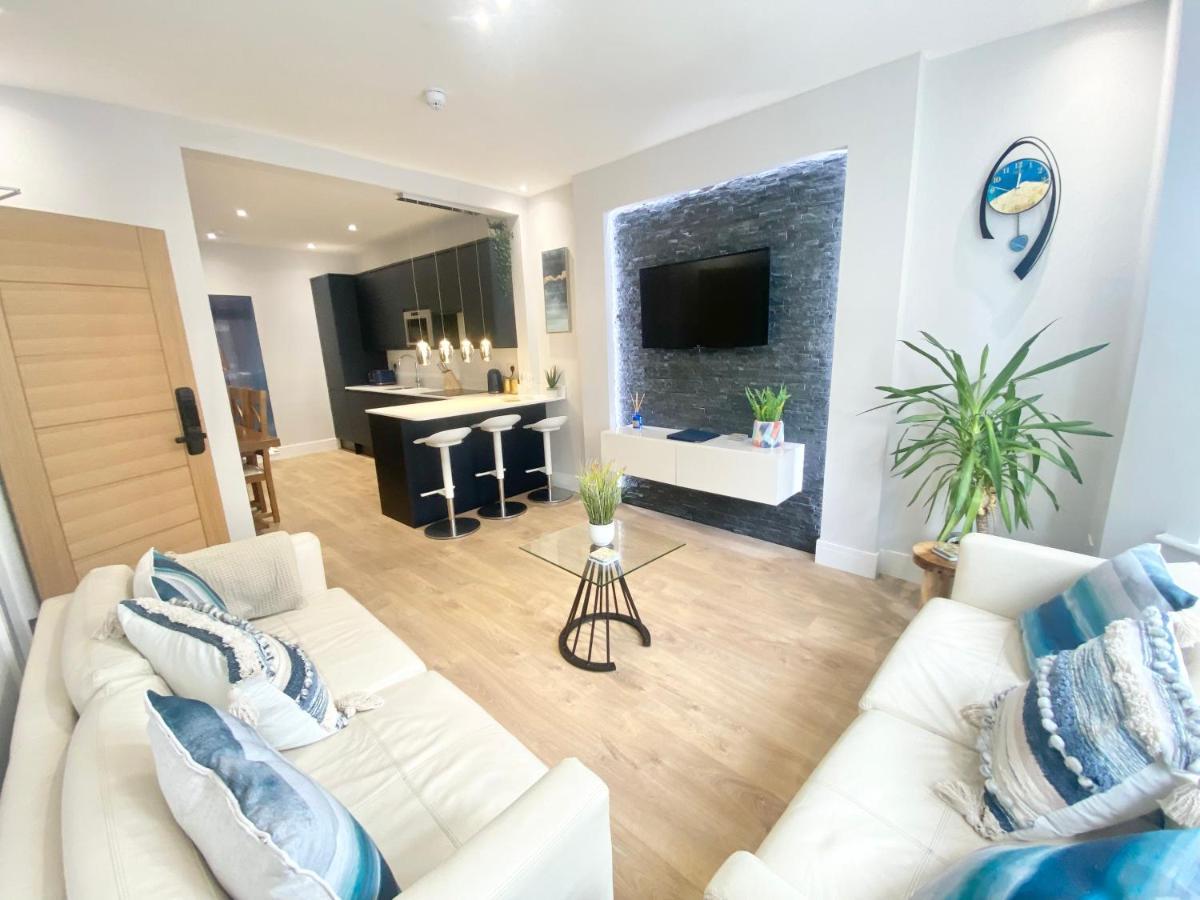 Cloud9 Guest House - By Coastline Retreats - 2 Bedroom Self Contained Garden Flat - Luxury Bath, Netflix, Superfast Wifi, Parking Included بورنماوث المظهر الخارجي الصورة