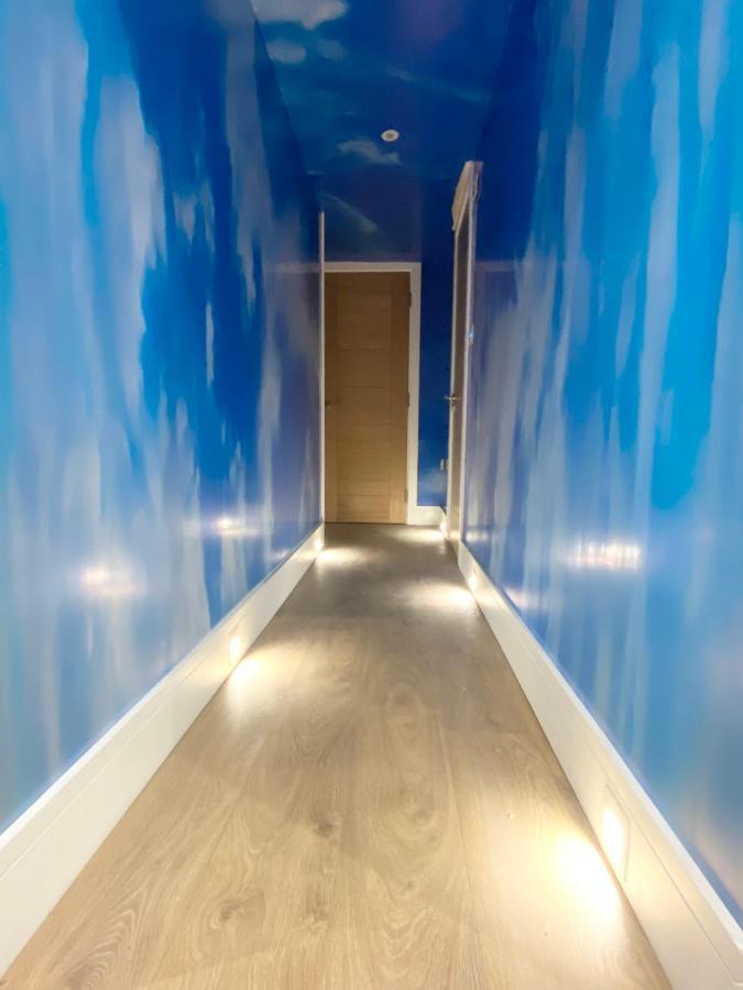 Cloud9 Guest House - By Coastline Retreats - 2 Bedroom Self Contained Garden Flat - Luxury Bath, Netflix, Superfast Wifi, Parking Included بورنماوث المظهر الخارجي الصورة