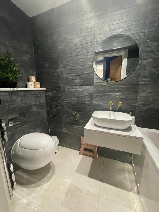 Cloud9 Guest House - By Coastline Retreats - 2 Bedroom Self Contained Garden Flat - Luxury Bath, Netflix, Superfast Wifi, Parking Included بورنماوث المظهر الخارجي الصورة